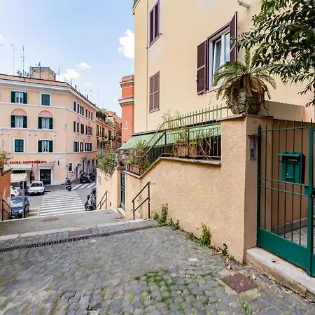 Salotto San Pietro 公寓